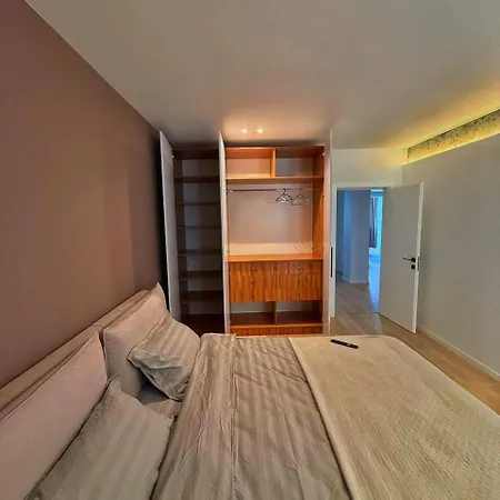 2 Mins From Center - Luxury In Daire
