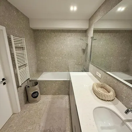 Daire 2 Mins From Center - Luxury In Kişinev